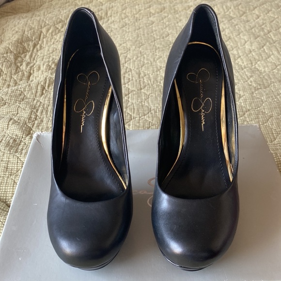 Black Heels - Picture 2 of 5